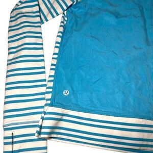 Lululemon Womens Voyage Pullover Sweatshirt Blue White Striped size 4